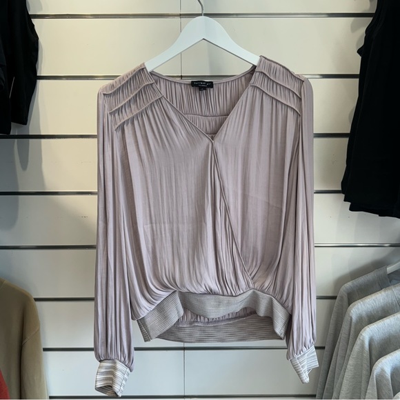 Light purple,gray silky top. Wrap look. - Picture 4 of 5